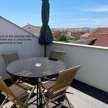 Apartment Vodice - Lovric Bagian luar foto