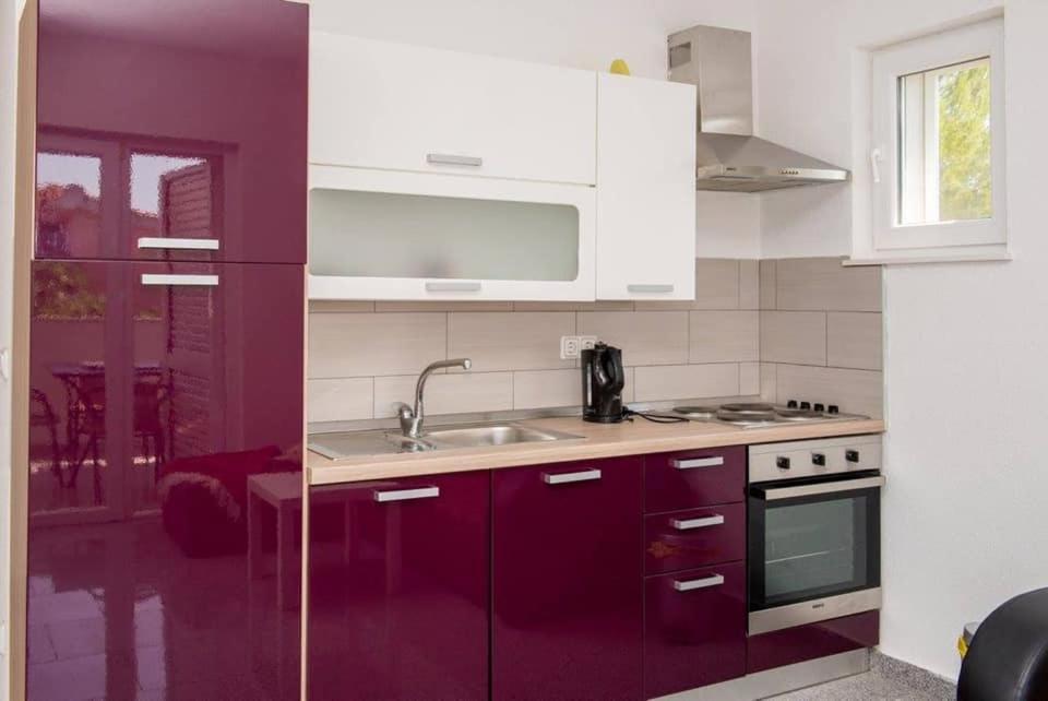 Apartment Vodice - Lovric Bagian luar foto