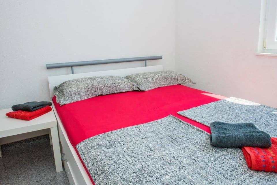 Apartment Vodice - Lovric Bagian luar foto